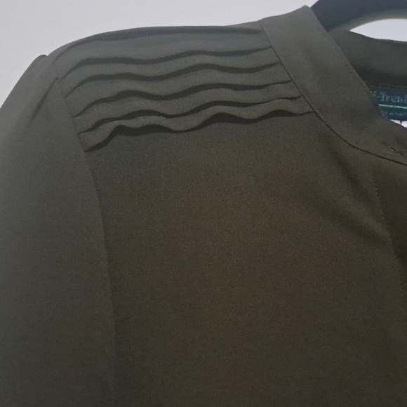 Army green woman's long sleeve blouse - Picture 3 of 4